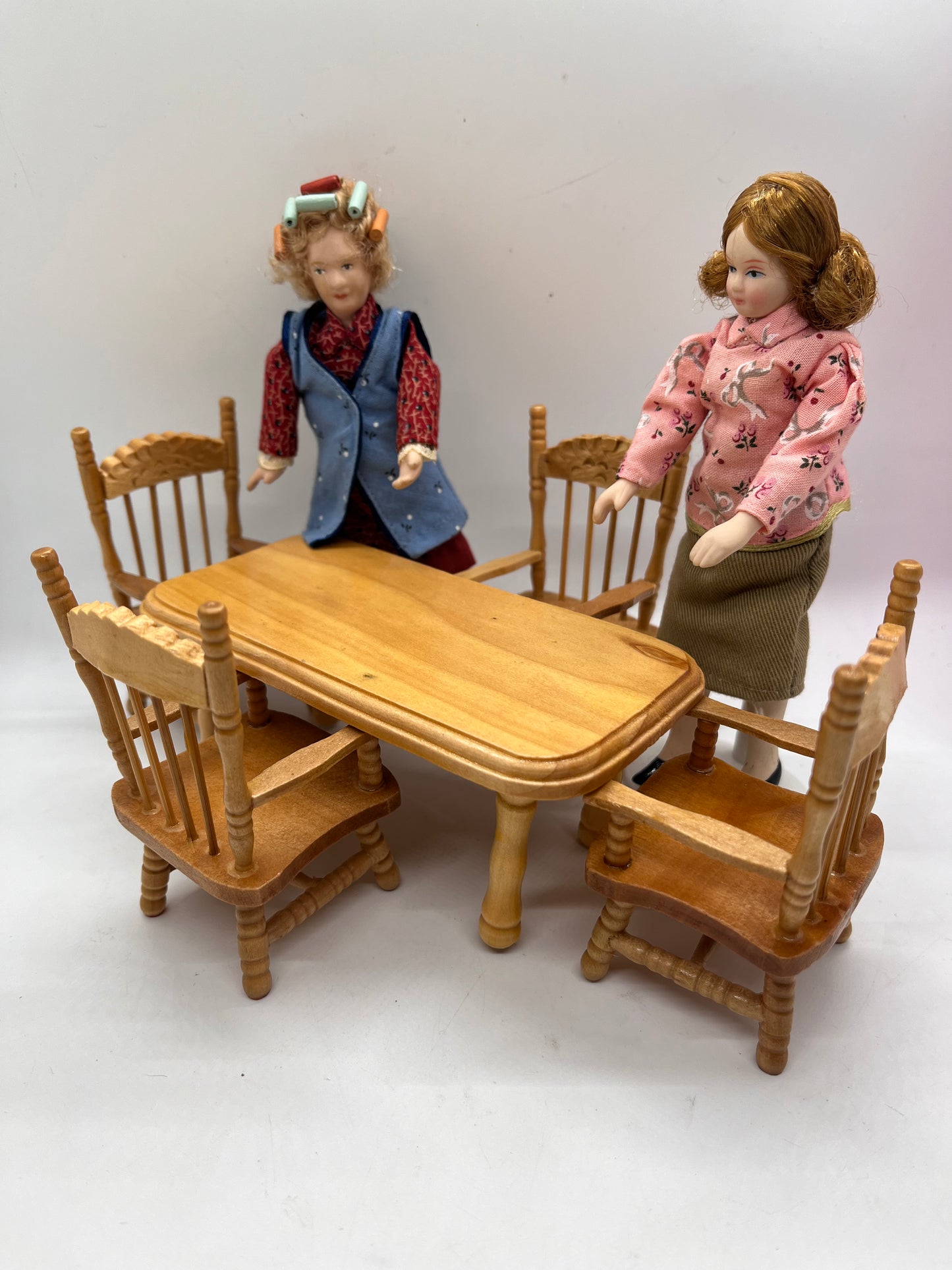 Dolls house pine varnished farm house table and 4 chairs