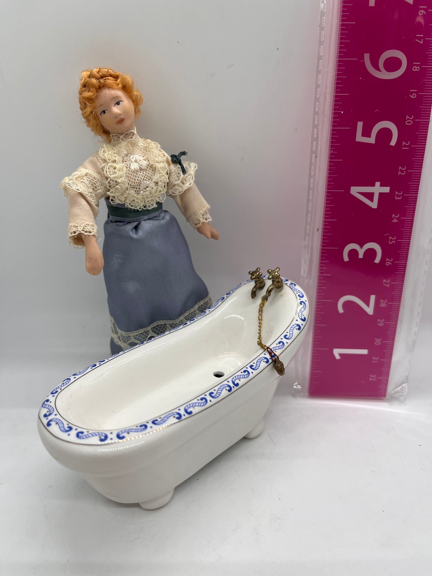 Dolls house porcelain bath