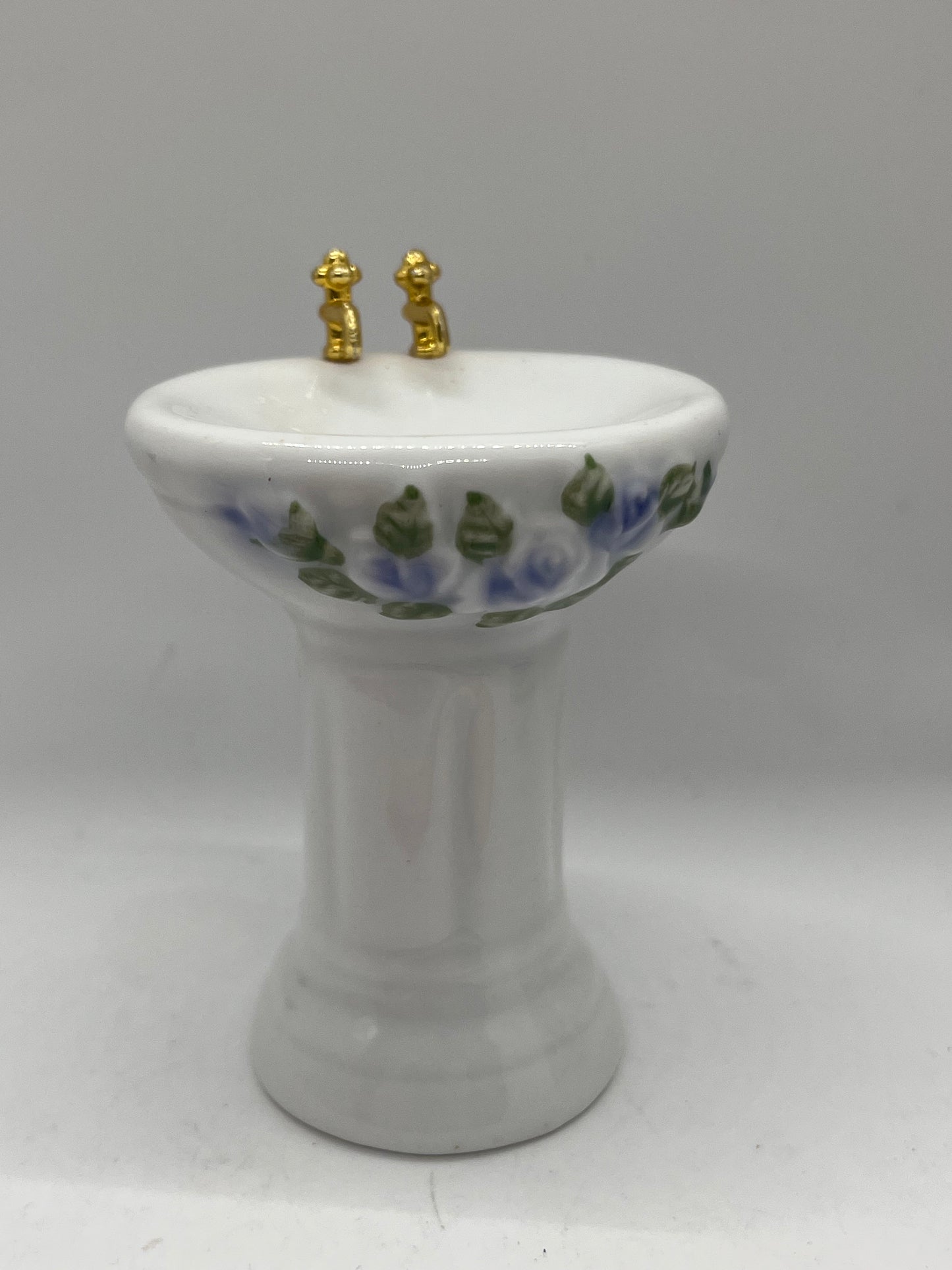 Dolls house porcelain sink