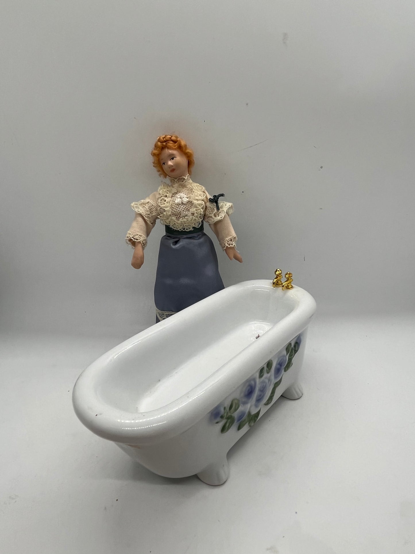 Dolls house ceramic bath