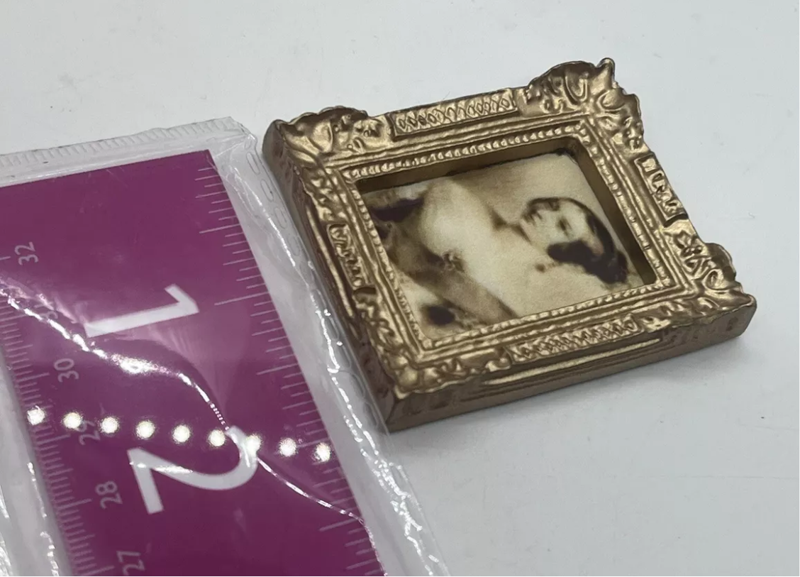 Dolls house print in frame x 1