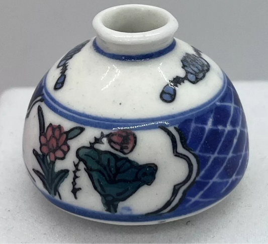 Dolls house vase (wide)