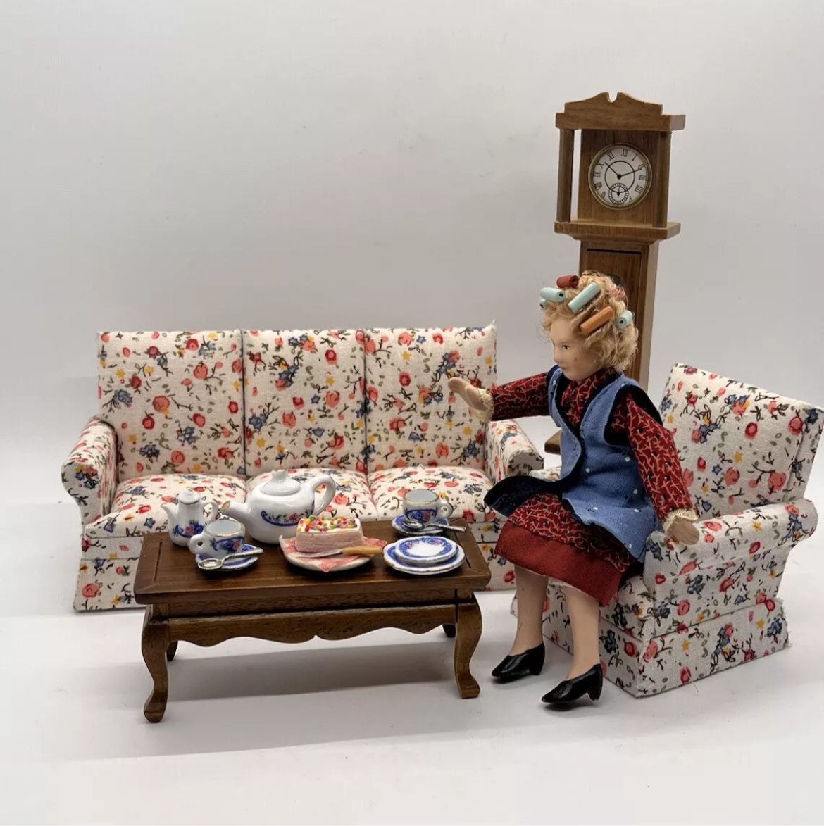 Dolls house living room set