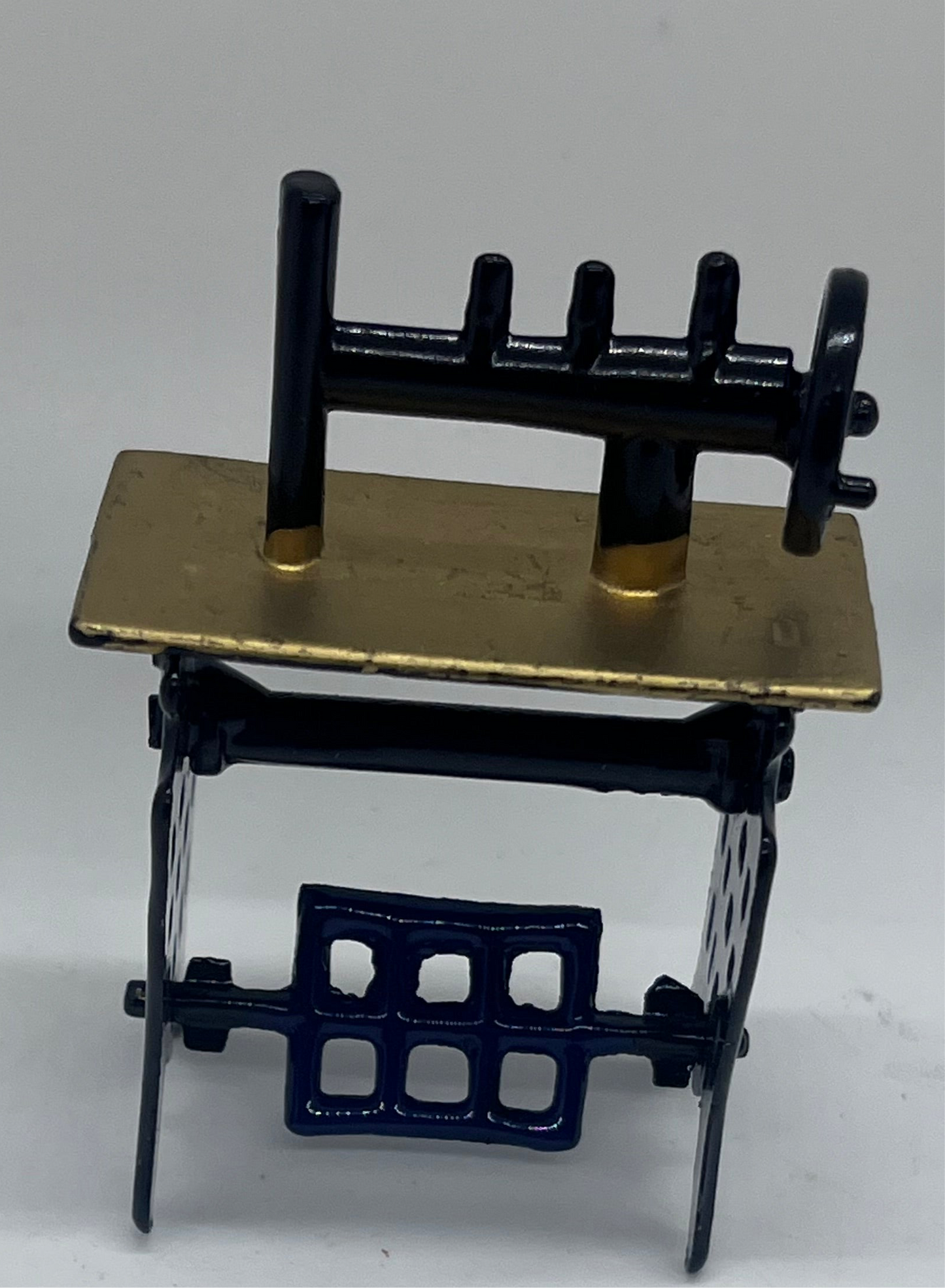 Dolls house 1/16th scale sewing machine