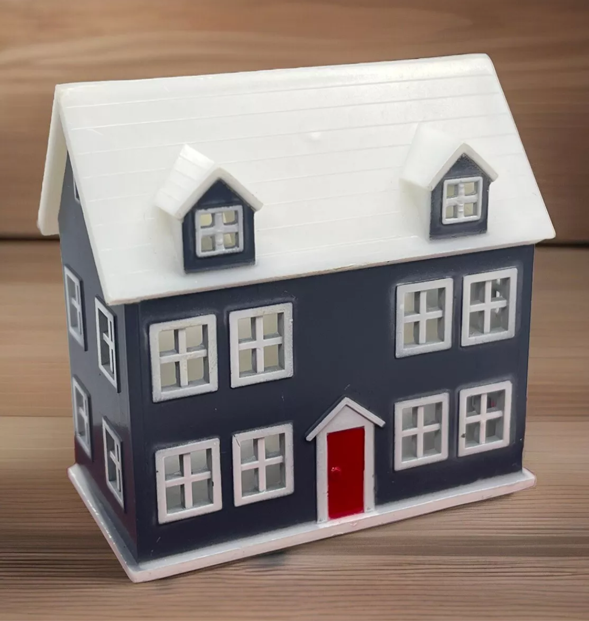 Dolls house miniature house for dolls house