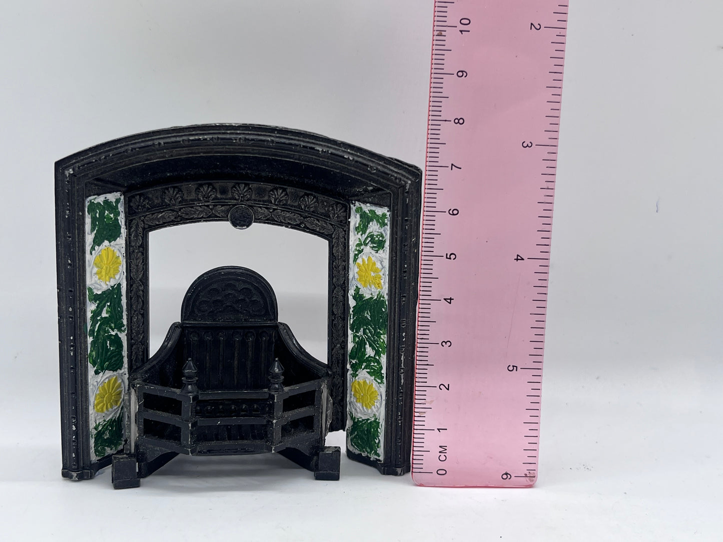 Dolls house Phoenix miniatures metal fire surround & hearth hand painted