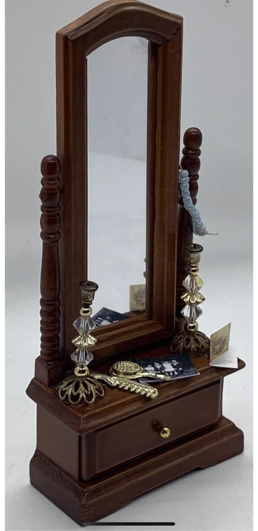 Dolls house floor mirror & accessories