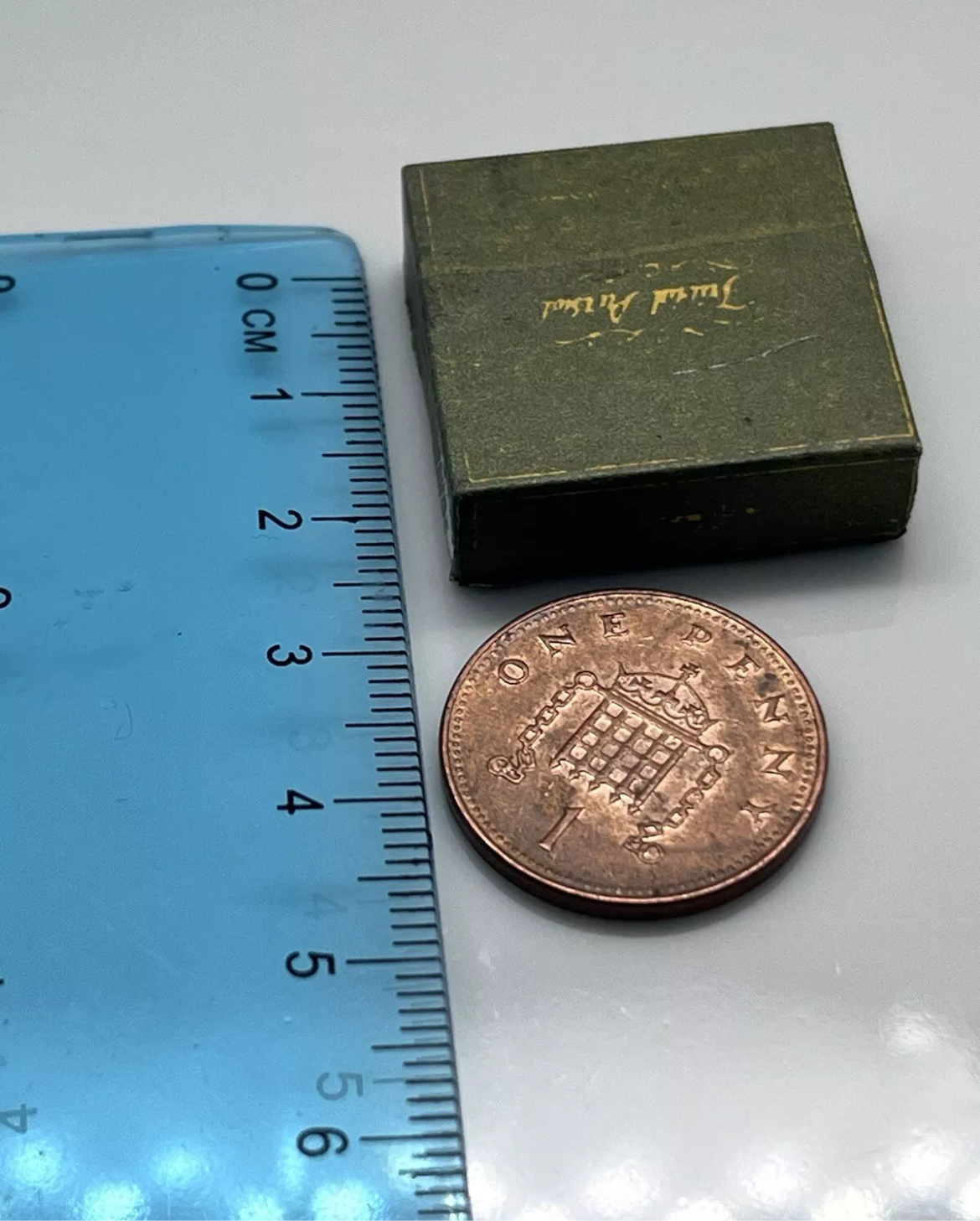 Dolls house trivial pursuit reduced