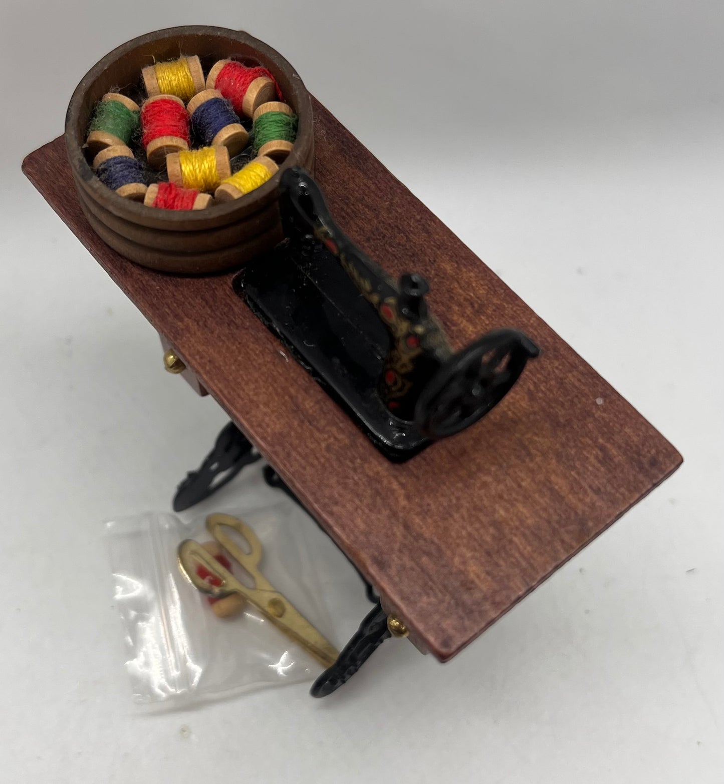 Dolls house sewing machine & accessories