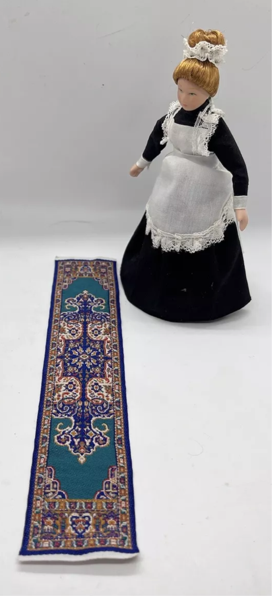 Dolls house runner 8 plus inch