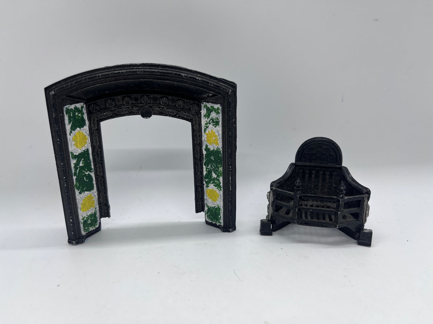 Dolls house Phoenix miniatures metal fire surround & hearth hand painted
