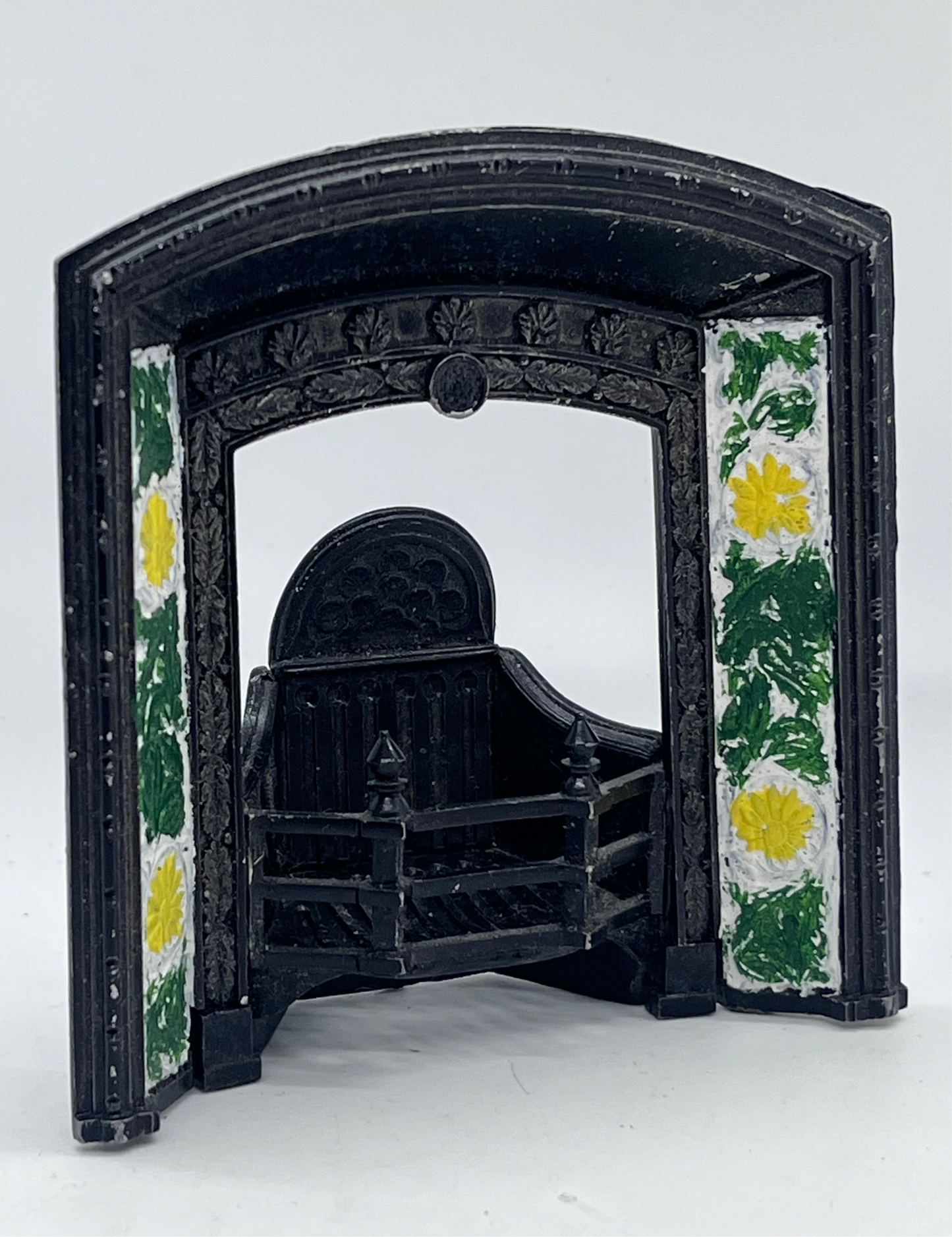 Dolls house Phoenix miniatures metal fire surround & hearth hand painted