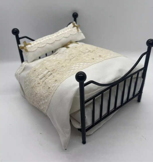 Dolls house metal double bed with bedding