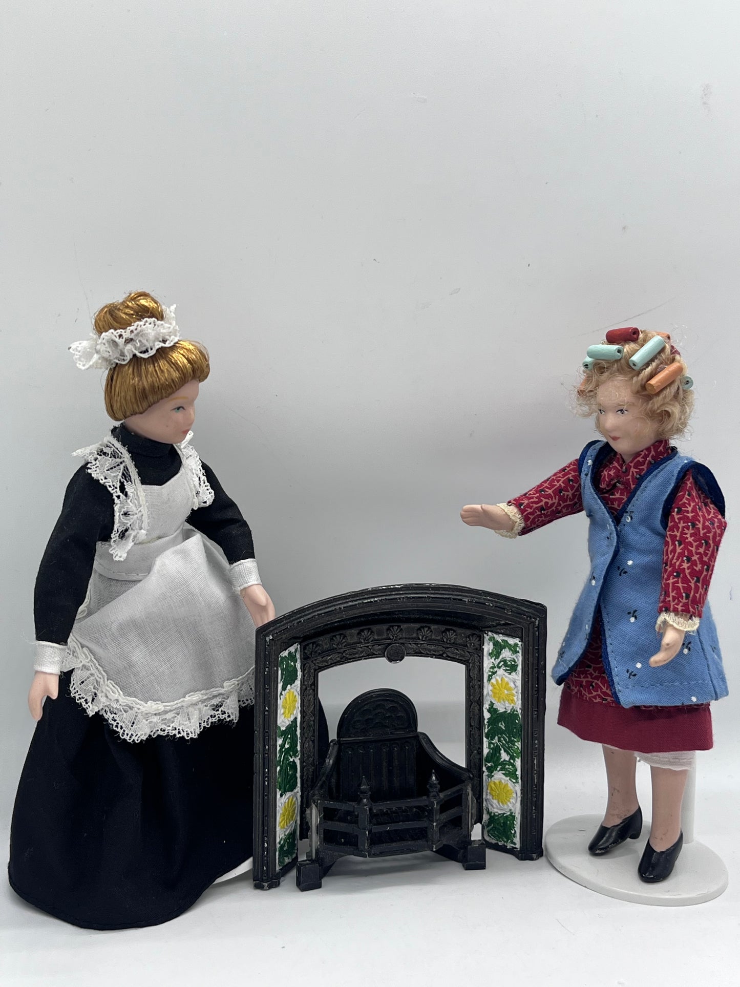Dolls house Phoenix miniatures metal fire surround & hearth hand painted