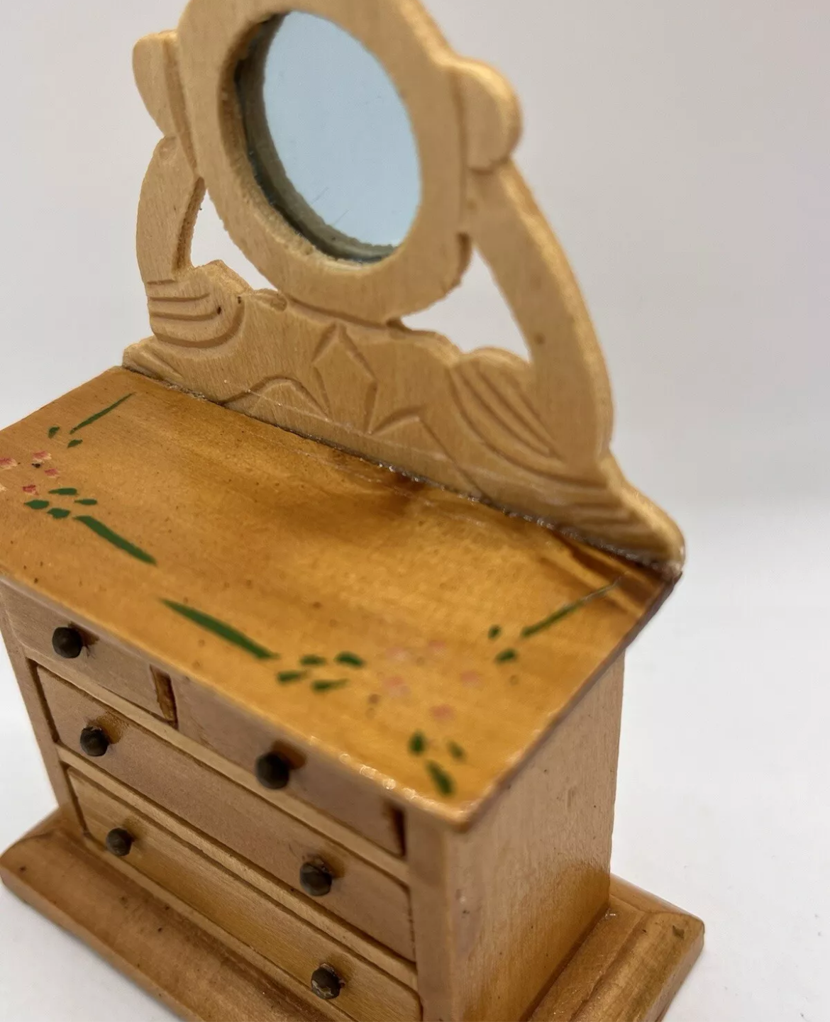 Dolls house chest of drawers with mirror  (reduced)