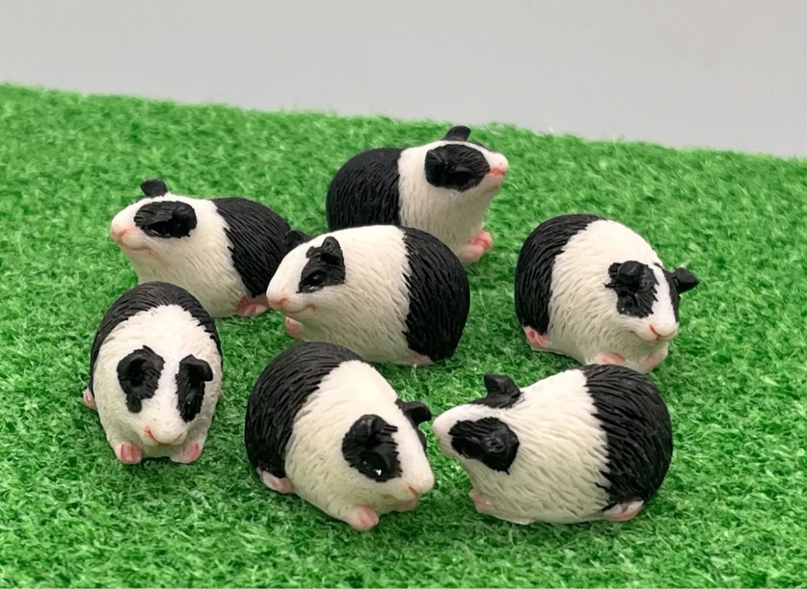 Dolls house resin guinea pigs x 1 NEW