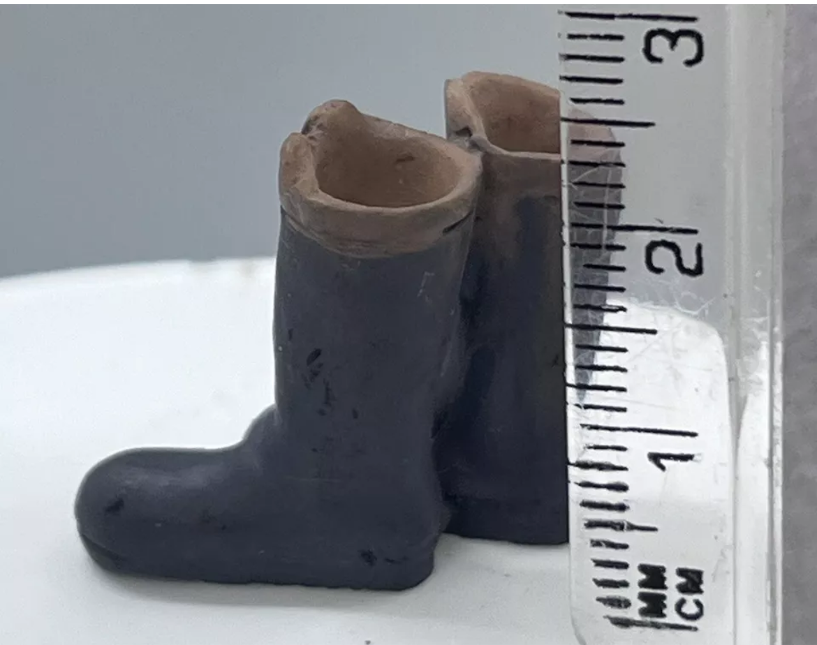 Dolls house resin boots