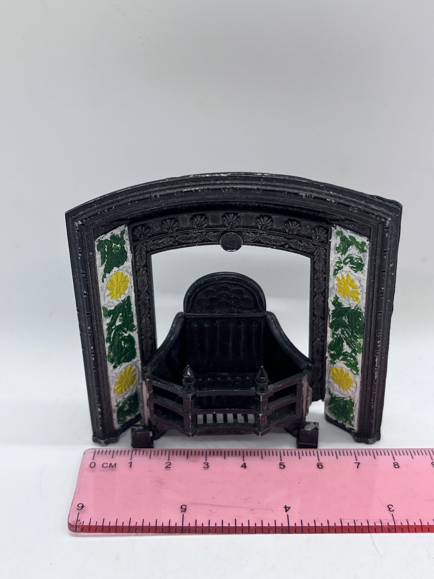Dolls house Phoenix miniatures metal fire surround & hearth hand painted