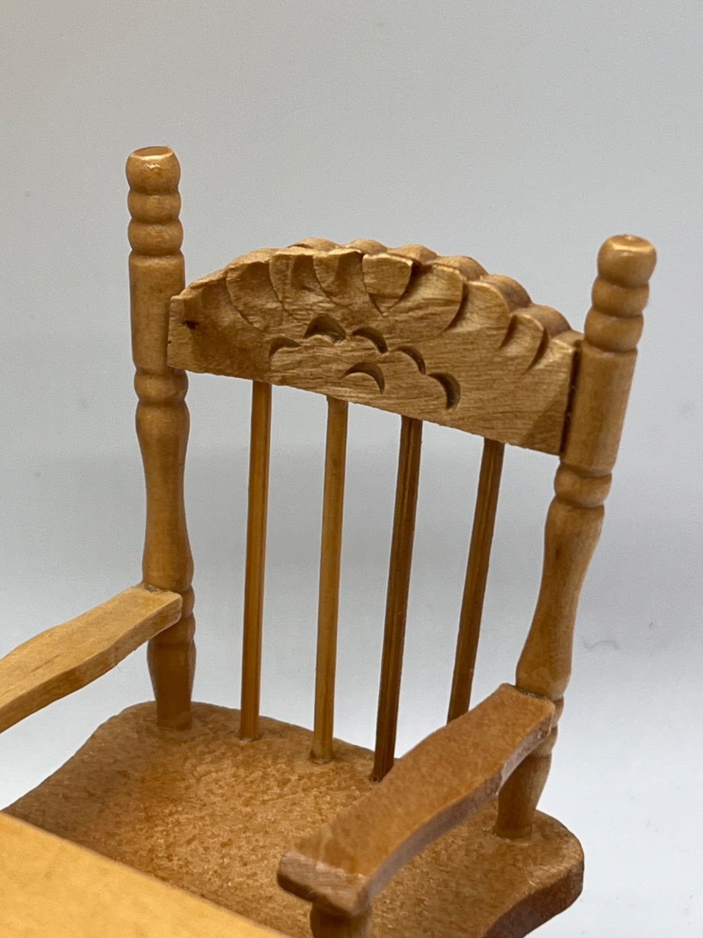 Dolls house pine varnished farm house table and 4 chairs